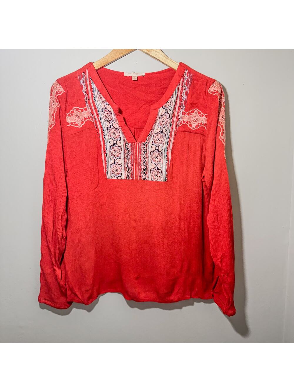 Skies Are Blue Red Embroidered Boho Blouse Lace Trim Long Sleeve Top Large